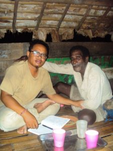 Petrus Ndimar menjelaskan bahwa Kanggania adalah tempat ulayat marga Ndimar di Kampung Tomeraw untuk mencari makan kehidupan sehar-hari (foto: Agustinus Mahuze)